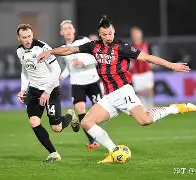 爱游戏官网-尤文图斯训练开放日，今夜造点机会引欢呼，足总杯在即，心理建设被强调