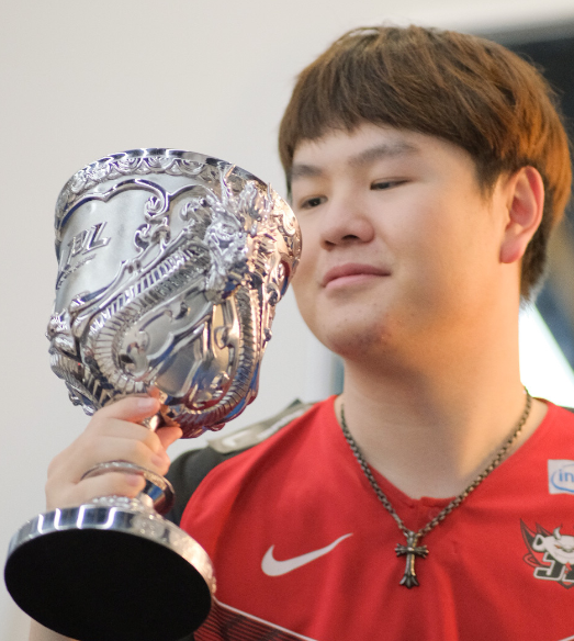 JackeyLove在中国队比赛中夺冠纳达尔爆冷击败法国队，风云突变芝加哥公牛赛前再遭质疑瞬间刷屏